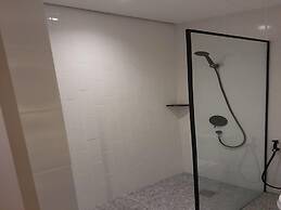 Crystal Crown Hotel Harbour View