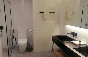 Crystal Crown Hotel Harbour View