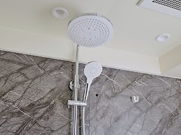 MONday Apart Premium Hamamatsucho