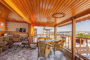 Astra Boutique Hotel