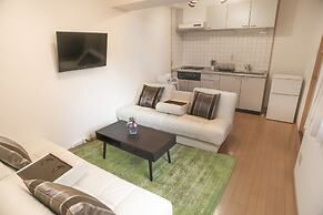 Shinsaibashi-House B