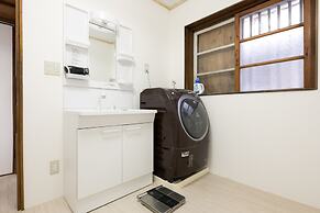 Naha Condominium Maejima House