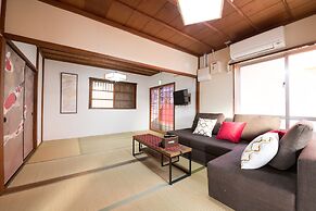 Naha Condominium Maejima House