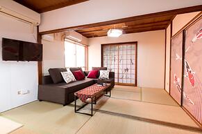 Naha Condominium Maejima House