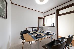 Naha Condominium Maejima House