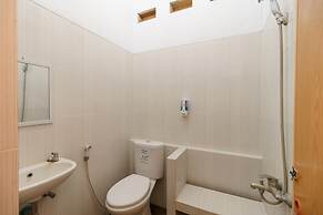 RedDoorz Syariah near Ciledug Station