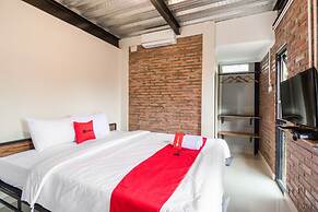 RedDoorz Syariah @ Babadan Baru Jakal