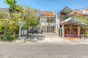 RedDoorz near UNTAG Surabaya