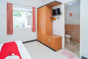 RedDoorz near Rumah Sakit Baptis Kediri