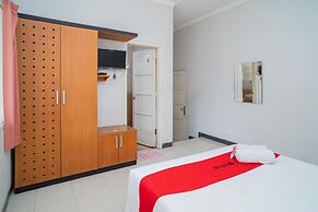 RedDoorz near Rumah Sakit Baptis Kediri