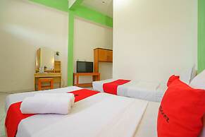 RedDoorz @ Tuktuk Danau Toba