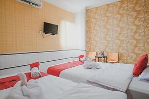 RedDoorz Plus near Istana Maimun Medan