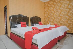 RedDoorz Plus near Istana Maimun Medan