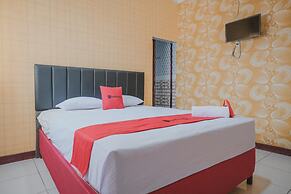 RedDoorz Plus near Istana Maimun Medan