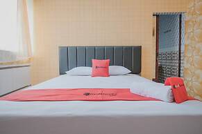 RedDoorz Plus near Istana Maimun Medan