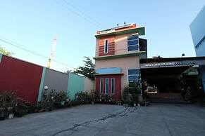 RedDoorz near Mangrove Forest Kupang