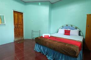 RedDoorz near Mangrove Forest Kupang