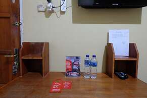 RedDoorz near Mangrove Forest Kupang