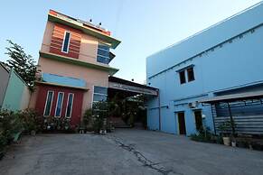 RedDoorz near Mangrove Forest Kupang