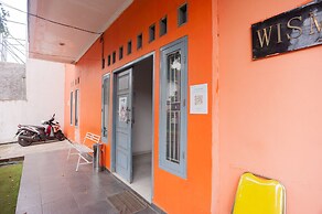 RedDoorz Syariah near Grand Galaxy Park