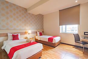 RedDoorz Premium near Bandung Station