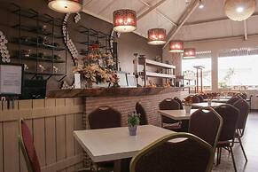 RedDoorz Premium near Bandung Station