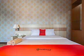 RedDoorz Premium near Bandung Station