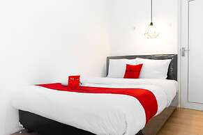 RedDoorz near Sam Poo Kong 3