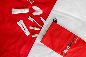 RedDoorz near Sam Poo Kong 3