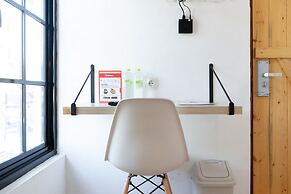 RedDoorz near Sam Poo Kong 3