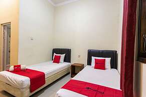 RedDoorz near Prambanan Temple