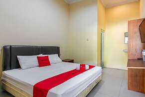 RedDoorz near Prambanan Temple