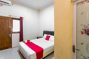 RedDoorz near Prambanan Temple