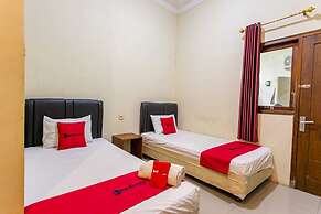 RedDoorz near Prambanan Temple