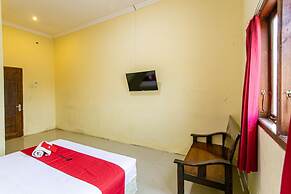 RedDoorz near Prambanan Temple