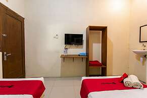 RedDoorz near Prambanan Temple