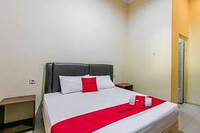 RedDoorz near Prambanan Temple