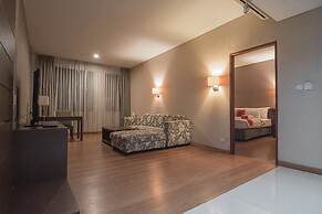 RedDoorz Premium near Paris Van Java Mall