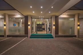 RedDoorz Premium near Paris Van Java Mall