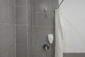 RedDoorz Premium near Paris Van Java Mall