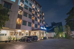 RedDoorz Premium near Paris Van Java Mall