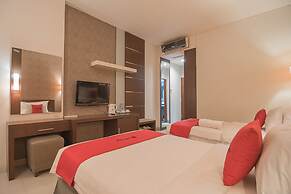 RedDoorz Premium near Paris Van Java Mall