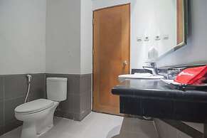 RedDoorz Premium near Paris Van Java Mall