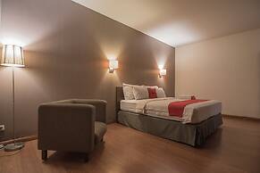 RedDoorz Premium near Paris Van Java Mall