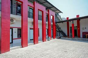 RedDoorz Syariah near Alun Alun Tegal