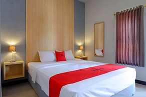 RedDoorz Syariah near Alun Alun Tegal