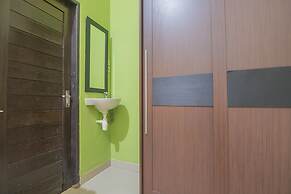 RedDoorz near Living Plaza Balikpapan 2