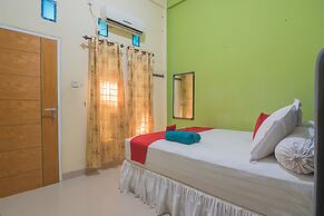 RedDoorz near Living Plaza Balikpapan 2