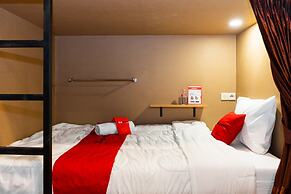 RedDoorz Hostel @ DI Panjaitan Simpang Lima