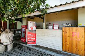 RedDoorz Plus near Taman Sari 2